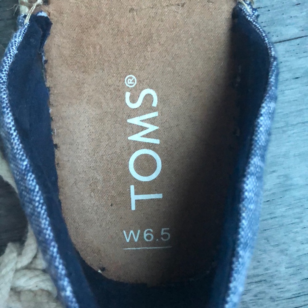 TOMS Woman’s Blue  Katalina espadrilles. - Picture 6 of 8